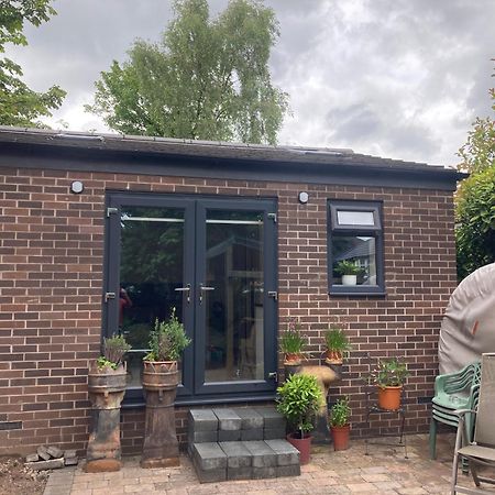 Beautiful Detached Private Annex In Great Location Manchester Exterior photo